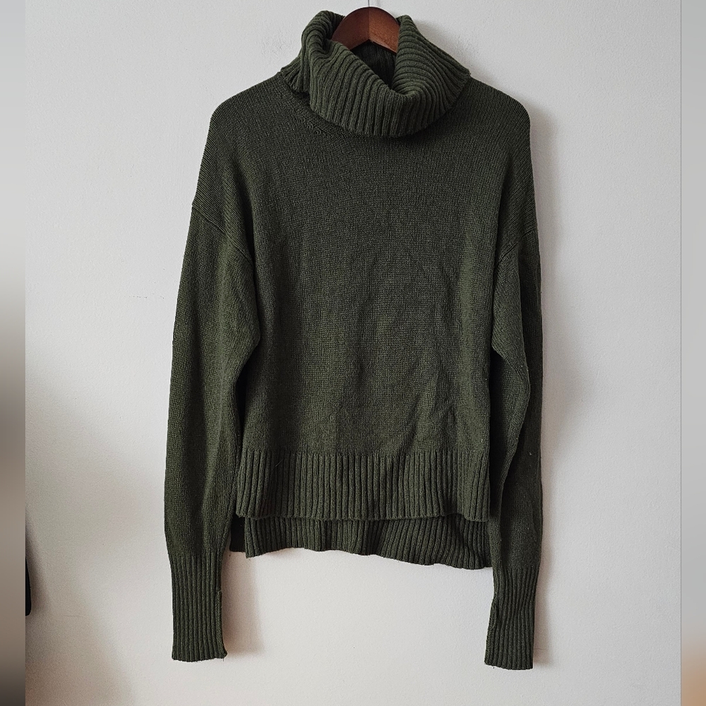 Anthropologie turtleneck sweater